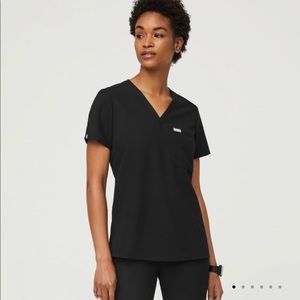 FIGS sz M Catarina One Pocket Scrub top, Black.